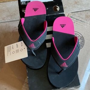Adidas Calo K Black & Pink Flip Flops Size 1, NIB